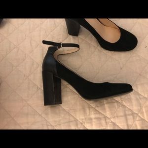 Black heels with strap